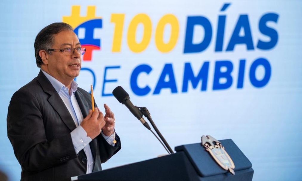 Petro anuncia medidas para bajar tarifas de energía