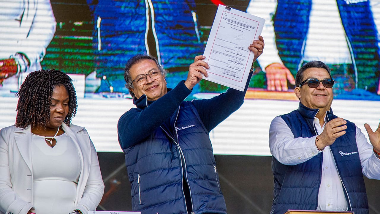 Gobierno Petro destaca en sus dos años reducción de la pobreza