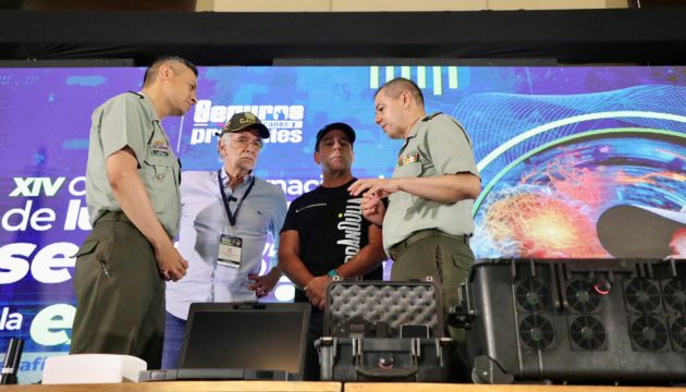 Alcalde Char entregó software radiolocalizador raptor al Gaula