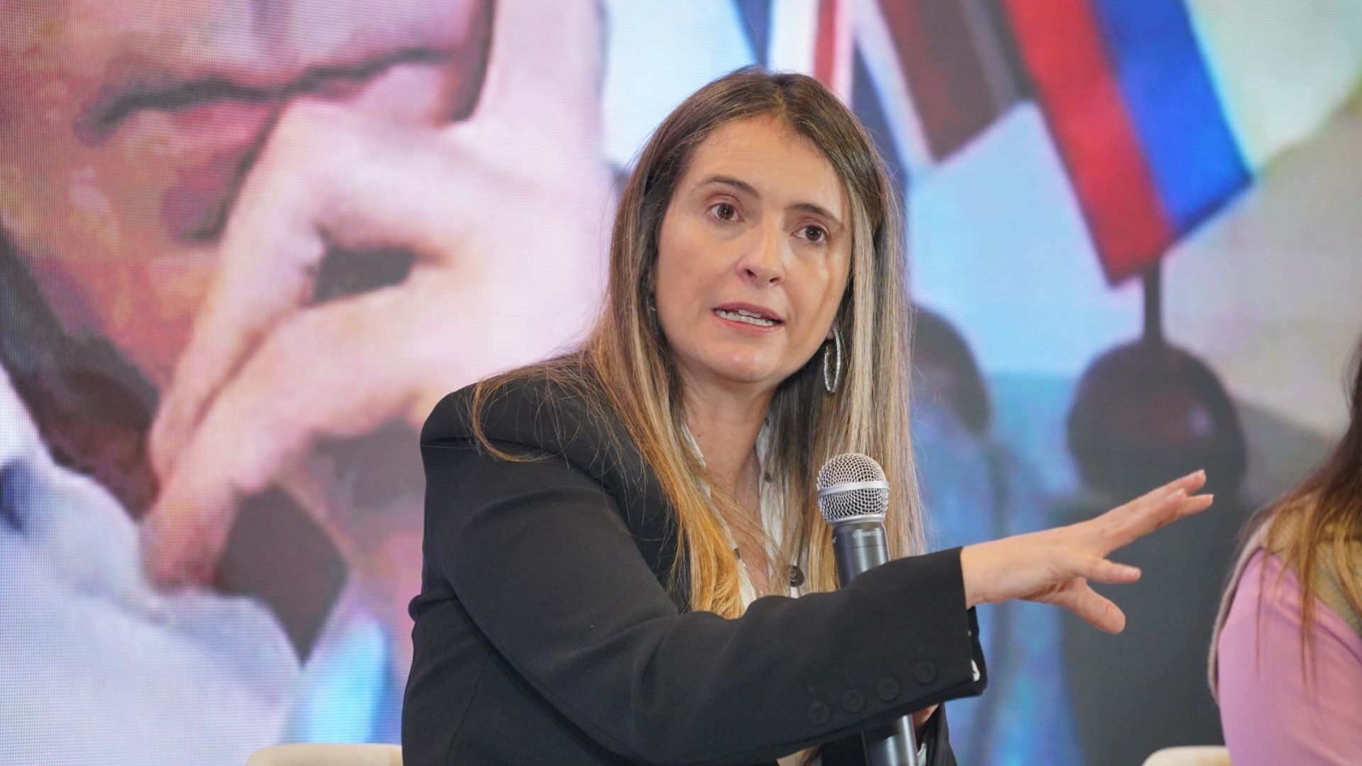 Alerta por amenazas de muerte contra Paloma Valencia
