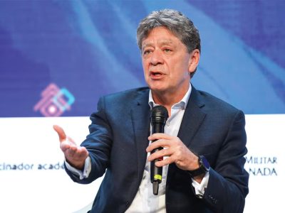 Gremios reaccionan a salida de Bruce Mac Master de la ANDI y piden preservar la autonomía gremial