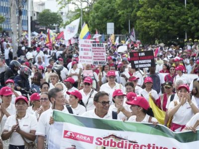 La marcha en Barranquilla en defensa de los derechos laborales y la educación pública