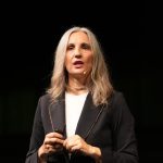 María Fernández Guajardo advierte sobre el costo del exceso de burocracia frente a la IA