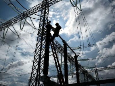 De la Espriella ordena investigar a generadoras de energía por incumplimientos en medio de El Niño