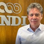 Bruce Mac Master renuncia a la presidencia de la Andi tras pulso por la autonomía gremial frente al Gobierno