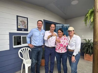 Grupo Argos, Nicky Jam, MinVivienda, Fedecafeteros e Isagen entregan la primera vivienda de Adopta un Hogar en Quindío