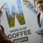Colombia recibió en Panamá el galardón oficial como sede del World of Coffee 2027